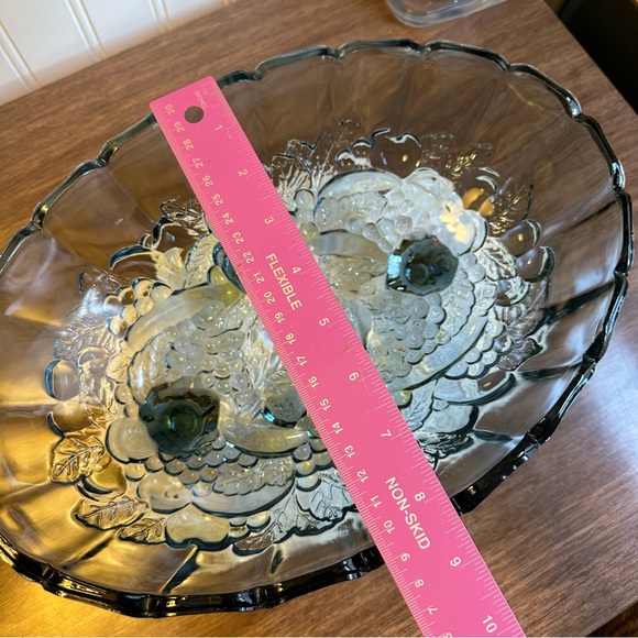 VTG Indiana Glass Pastel Blue Oval 4 Footed Centerpiece Fruit Bowl Harvest Grape - Picture 12 of 13